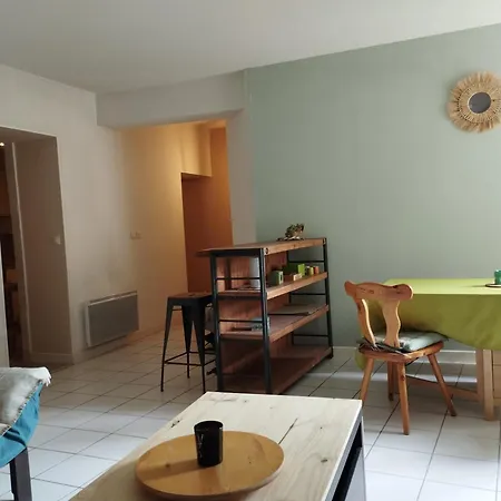 Vaste T2 En Auvergne Vic-le-Comte